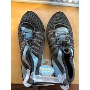 Sun & Sky Women's Aqua Shoes Size S (5-6)